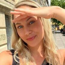caroline7825